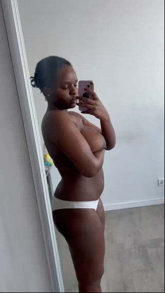 Cheeky morning sex tape in the mirror